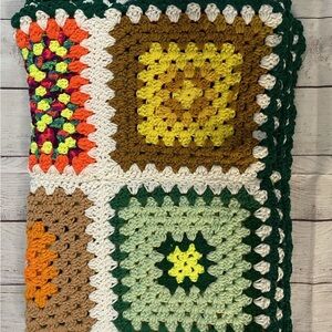 Vintage Granny Square Handmade Crocheted  Blanket 34x47